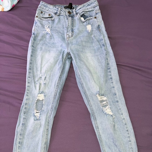 Fashion Nova distressed Mom jeans - Picture 1 of 2